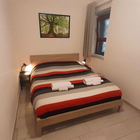 Ferienwohnung Comfy&Cozy Flat In Fiumicino Center Exterior foto