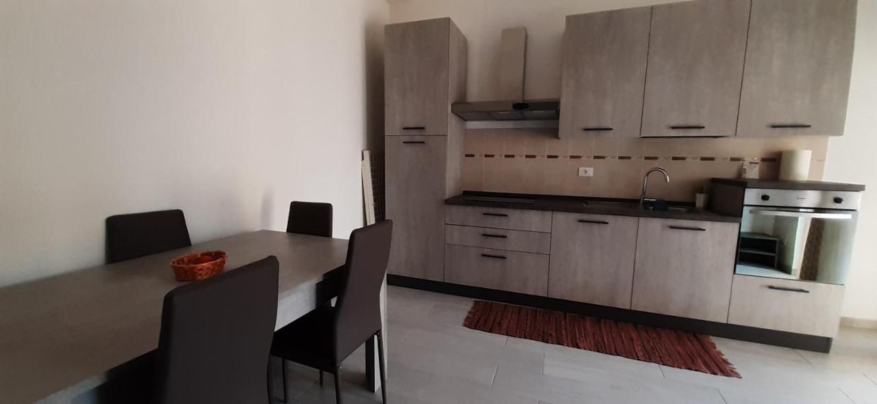 Ferienwohnung Comfy&Cozy Flat In Fiumicino Center Exterior foto
