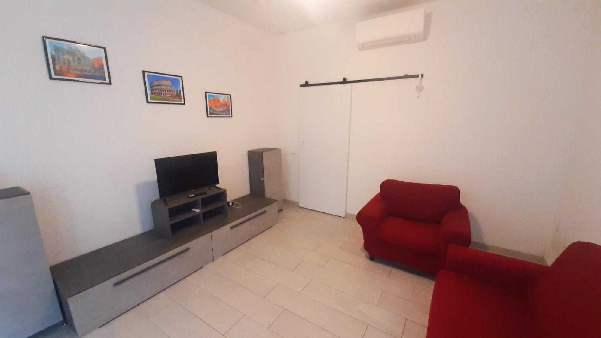 Ferienwohnung Comfy&Cozy Flat In Fiumicino Center Exterior foto